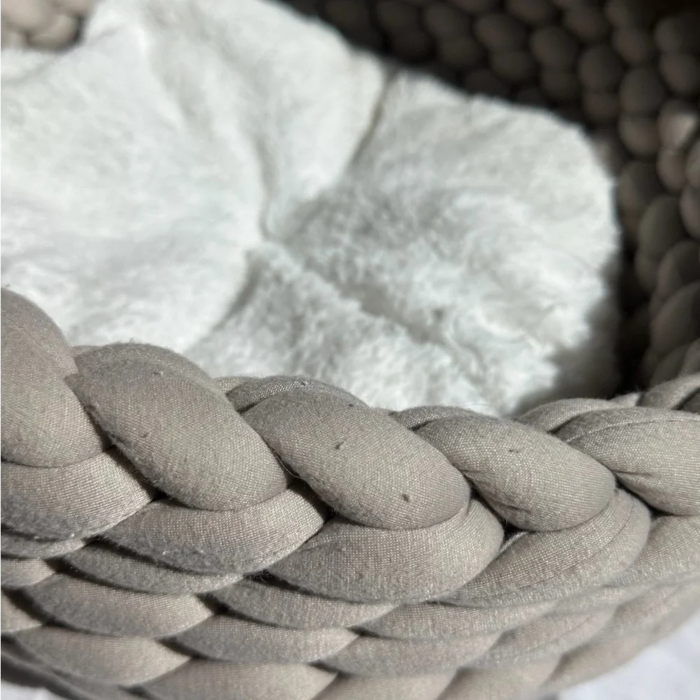 Cozy Gray Knitted Pet Bed